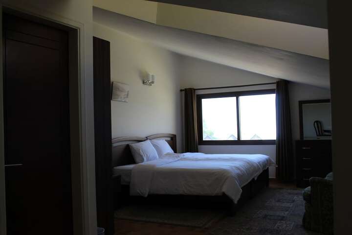Room 28 of 31