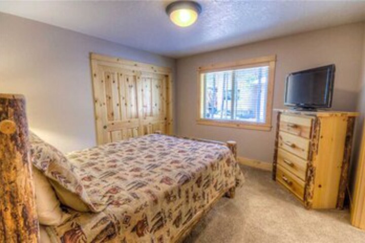 Room 13 of 17