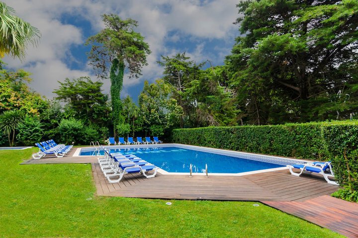 Pool 83 of 108