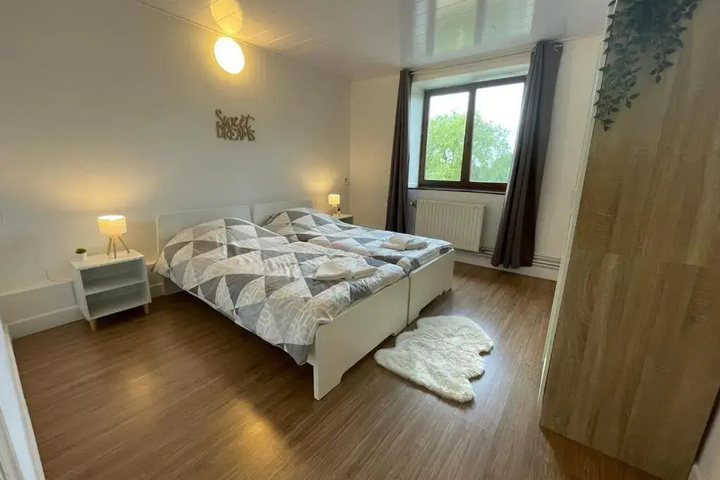 Room 5 of 15