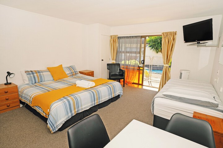 Room 17 of 52