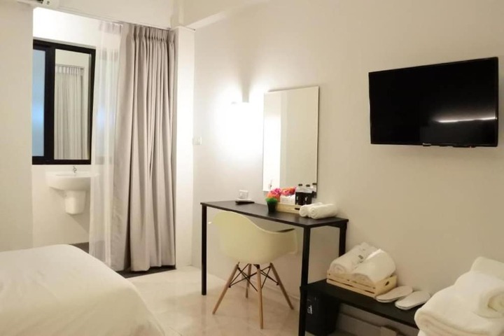 Room 10 of 56