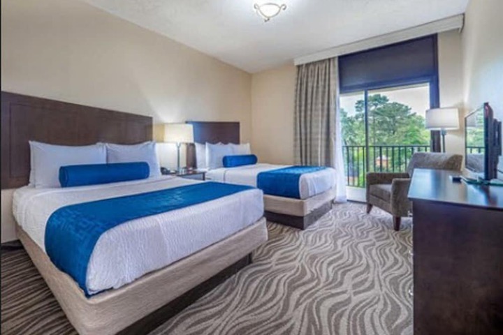 2 Double Beds (8 of 13)