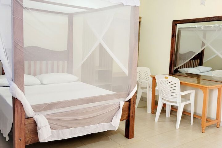 Room 4 of 24