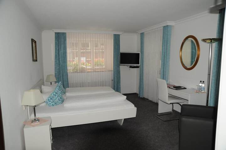 Room 13 of 46