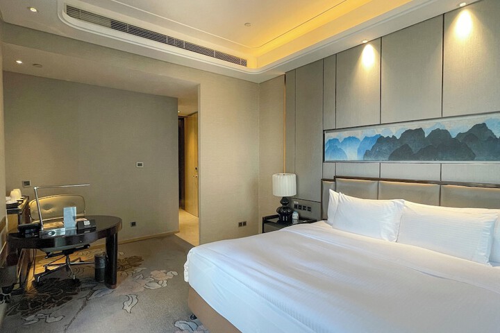 Room 15 of 42