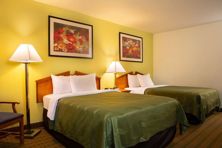 2 Double Beds (4 of 18)
