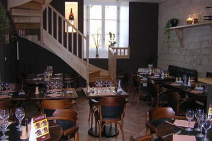 Dining 20 of 25