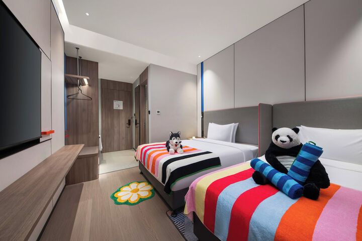 Room 3 of 41