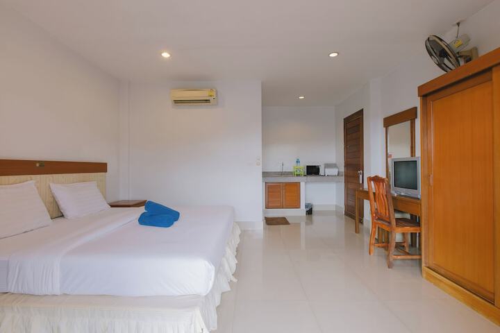 Room 25 of 157