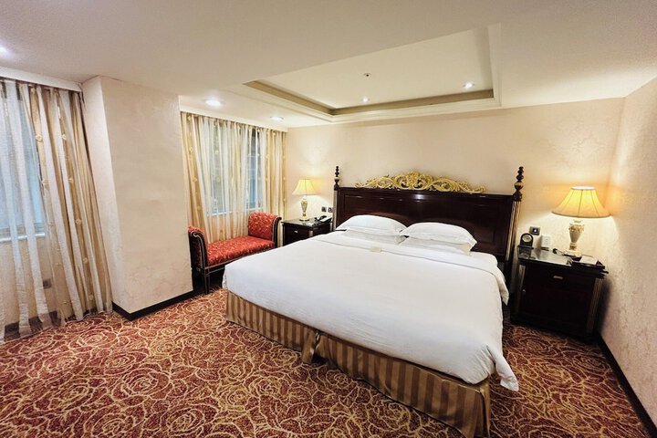 Room 53 of 216