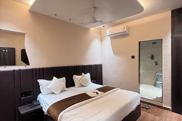 Room 16 of 25