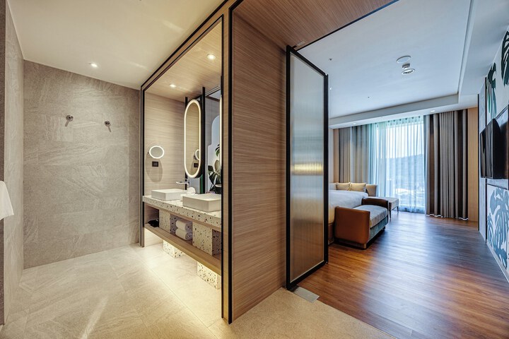 Room 55 of 85