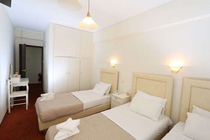 Room 17 of 29