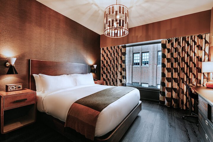 Room 2 of 85