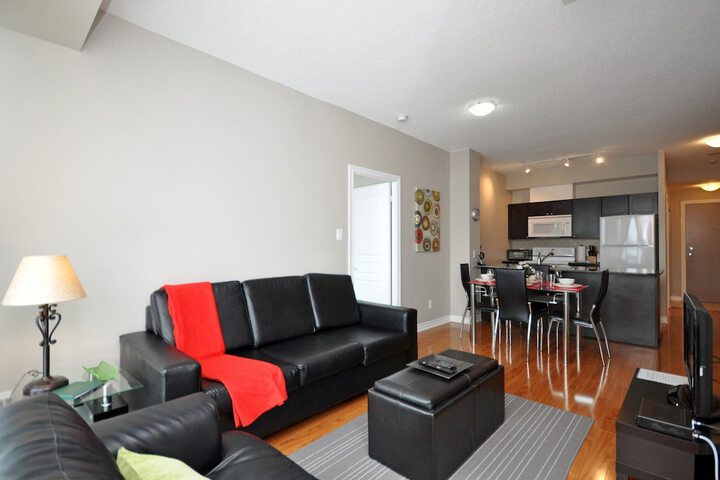 Room 4 of 28