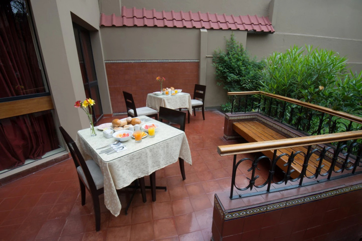 Dining 10 of 11