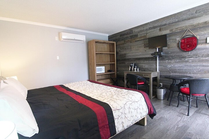 Room 25 of 61