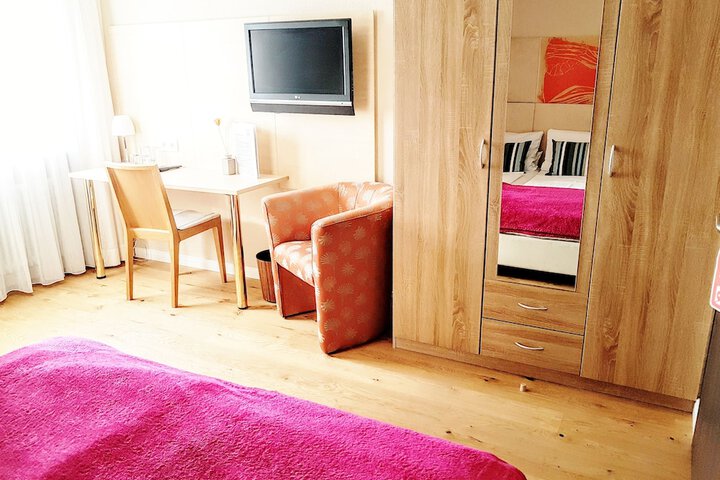 Room 5 of 51