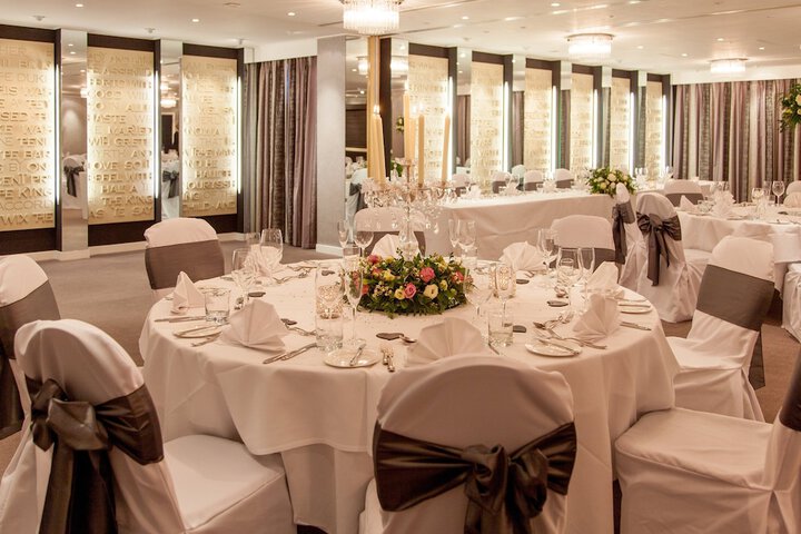 Ballroom/Hall 56 of 61