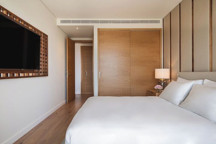 Room 18 of 140