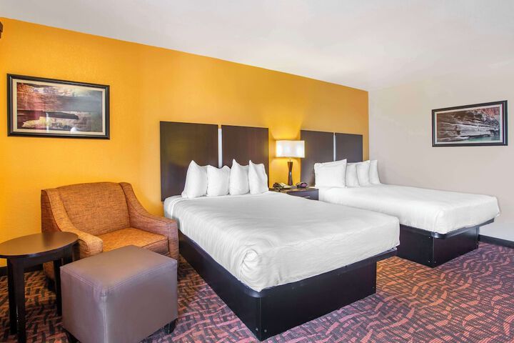 Room 7 of 28