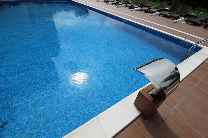 Pool 13 of 33
