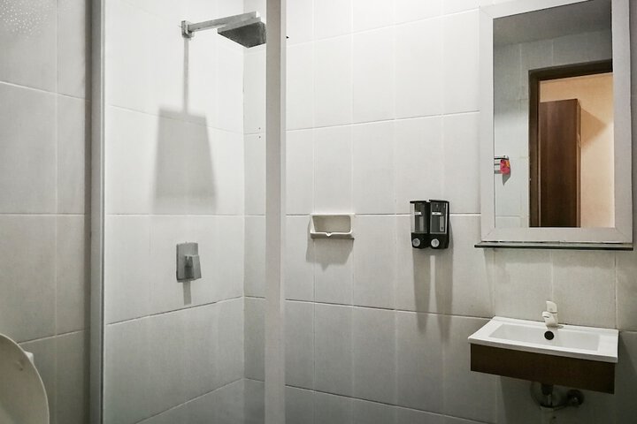 Room 32 of 42