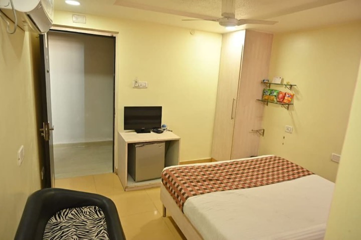 Room 30 of 73
