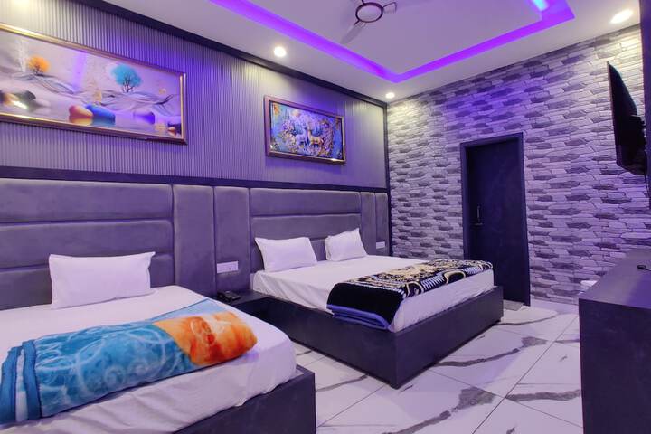 Room 6 of 35