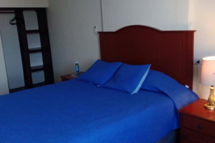 Room 9 of 16