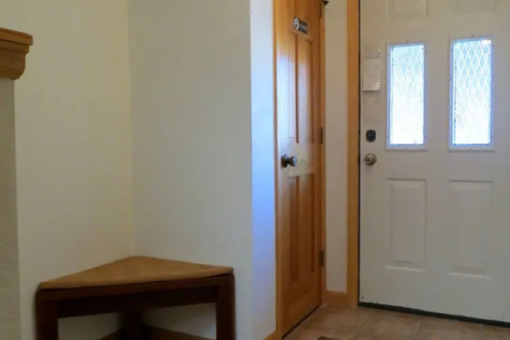 Room 10 of 16