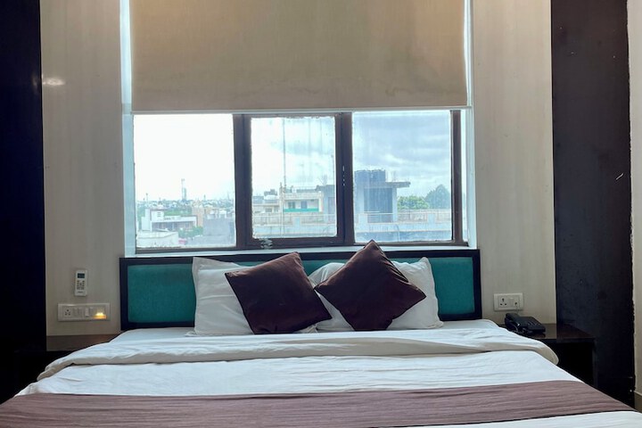 Room 25 of 53