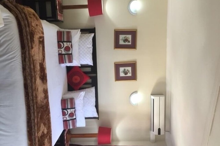 Room 18 of 39