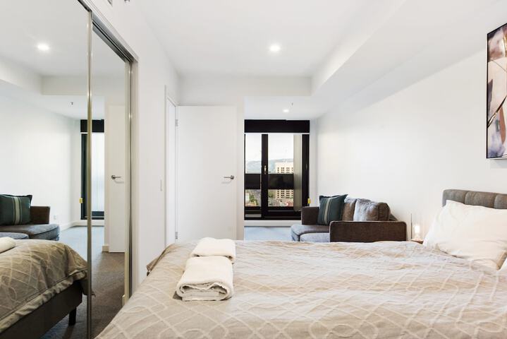 Room 10 of 48