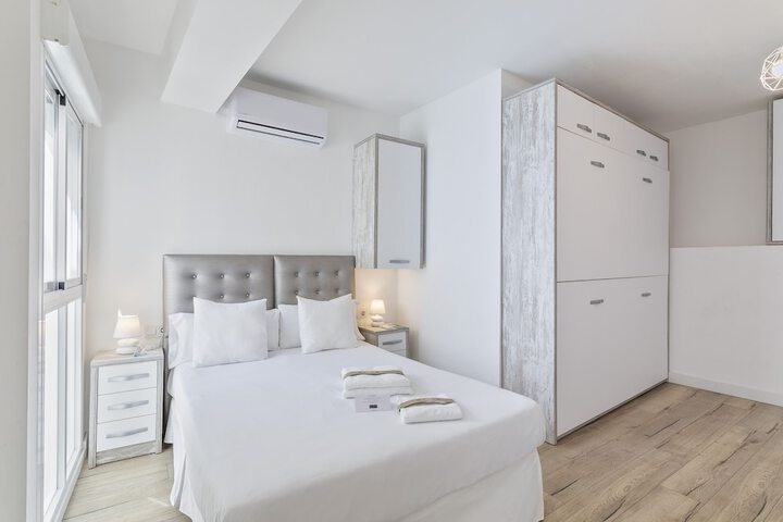 Room 10 of 27