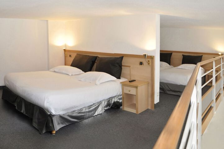 Room 9 of 155