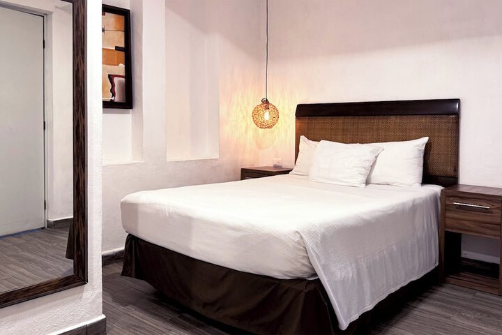 Room 12 of 48