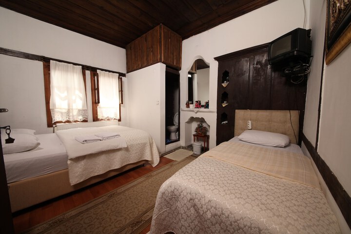 Room 13 of 46