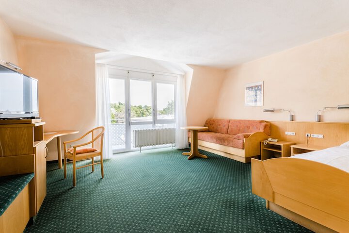 Room 9 of 21