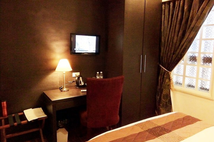 Room 30 of 66