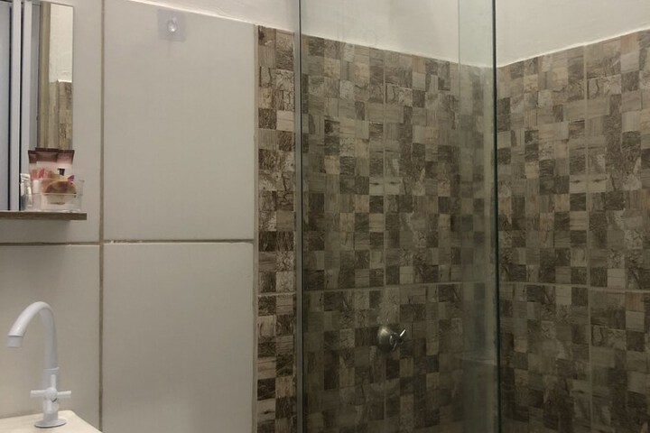 Room 4 of 34