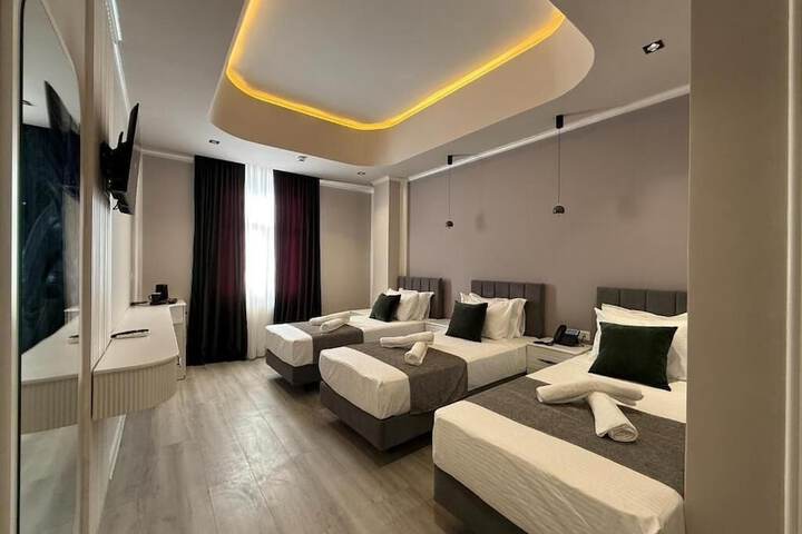 Room 8 of 37
