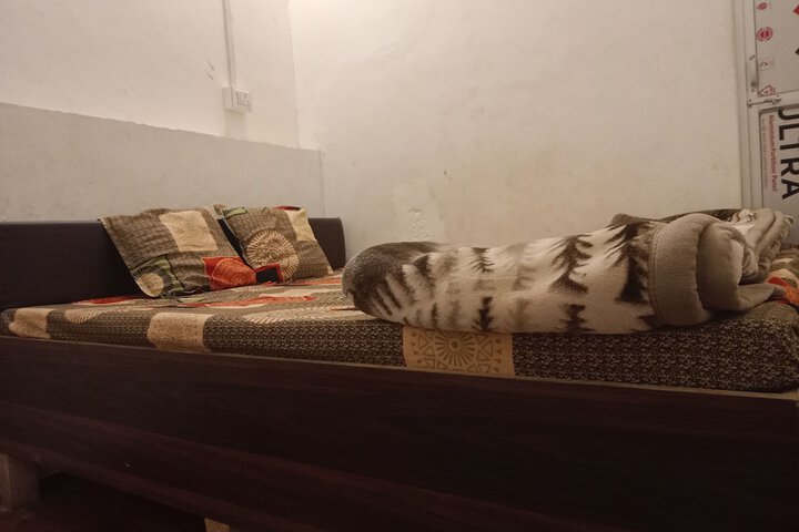 Room 8 of 13