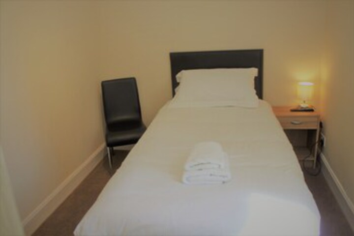 Room 28 of 36
