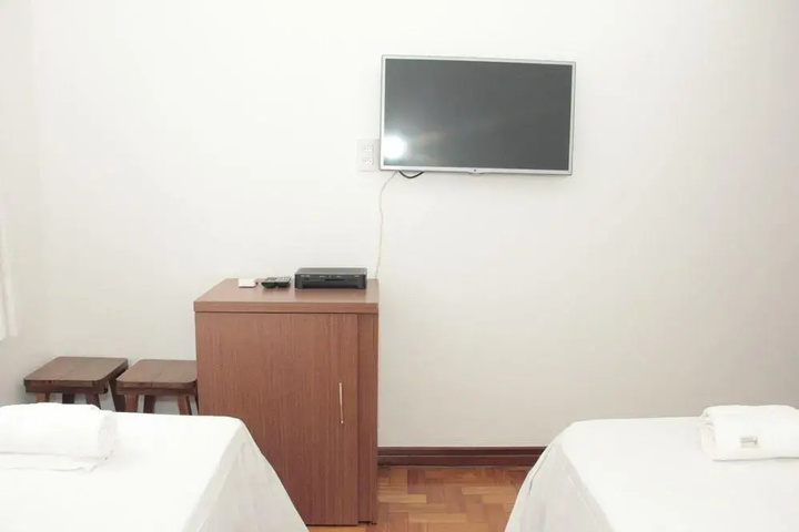 Room 10 of 19