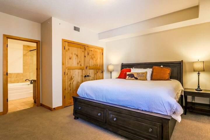 Room 65 of 185