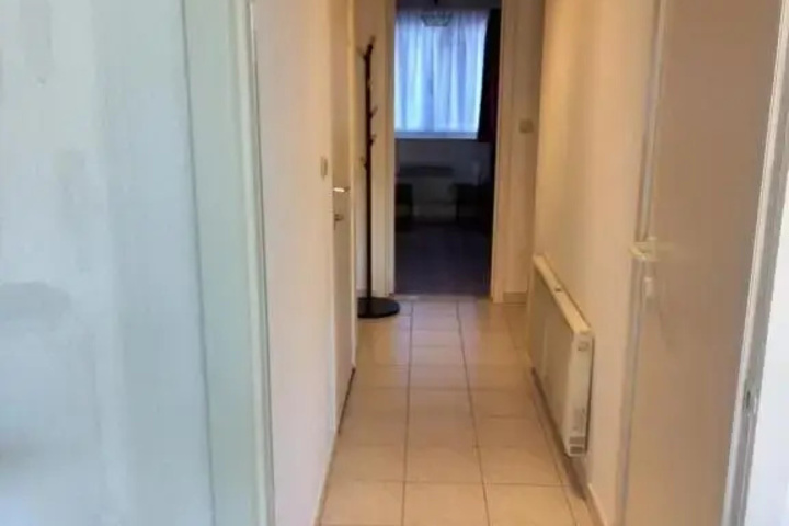 Room 10 of 12