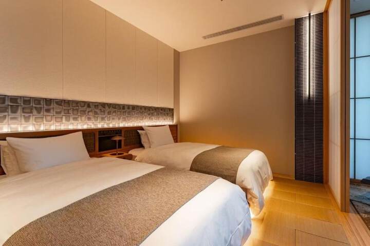 Room 38 of 190