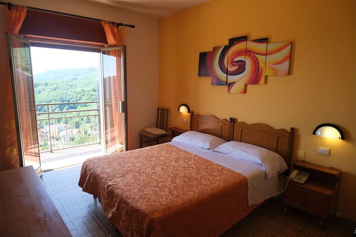 Room 7 of 28